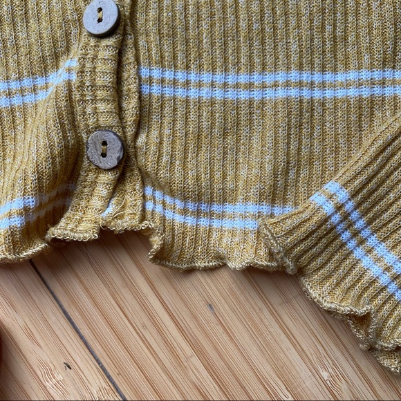 Yellow long-sleeved Crop Top, size M - Picture 3 of 4